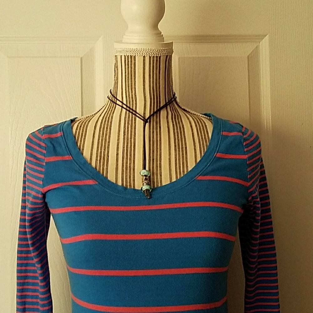 Cutest Tee❣ Hollister💙 EUC